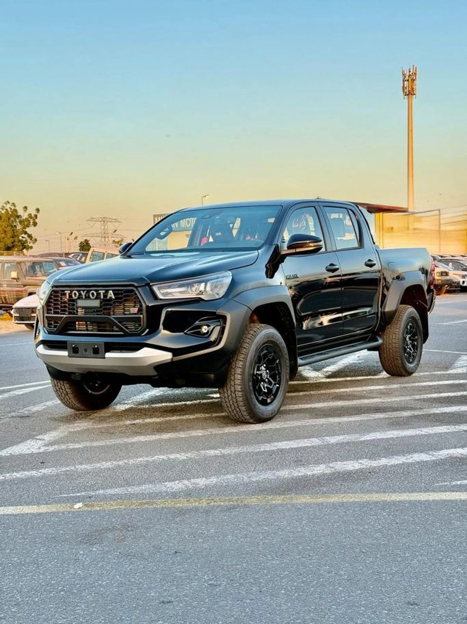 Новый Toyota Hilux VIII Рестайлинг, 2.8 л, 2025 в ОАЭ, Дубай от Signature Motors FZE Черный цвет. GCC | AUTO.AE | Объявление #278494