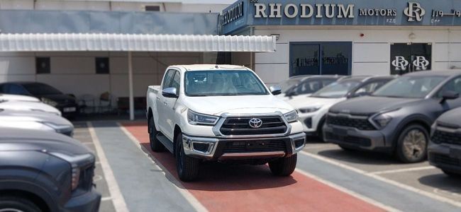 جديدة ⁦Toyota Hilux ثامناً، 2.4 l، 2026⁩ في في الإمارات, دبي من Rhodium Motors FZE، اللون أبيض. أخرى | AUTO.AE | إعلان #286333