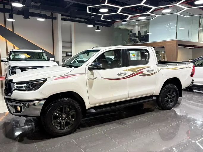 جديدة ⁦Toyota Hilux فيس ليفت الثامن، 2.7 l، 2026⁩ في في الإمارات, دبي من BANIYAS CARS SHOWROOM، اللون أبيض. مواصفات الخليج | AUTO.AE | إعلان #286416