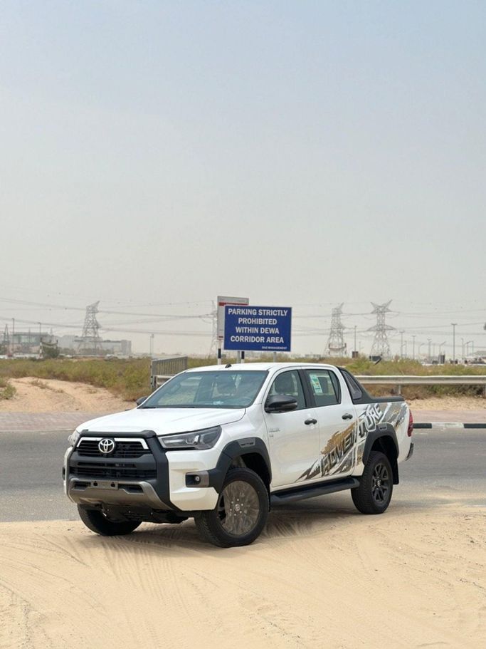 جديدة ⁦Toyota Hilux فيس ليفت الثامن، 4.0 l، 2026⁩ في في الإمارات, دبي من Maqbool Motors FZCO، اللون أبيض. مواصفات الخليج | AUTO.AE | إعلان #286432