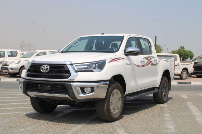 جديدة ⁦Toyota Hilux فيس ليفت الثامن، 2.7 l، 2026⁩ في في الإمارات, دبي من Maqbool Motors FZCO، اللون أبيض. مواصفات الخليج | AUTO.AE | إعلان #286442