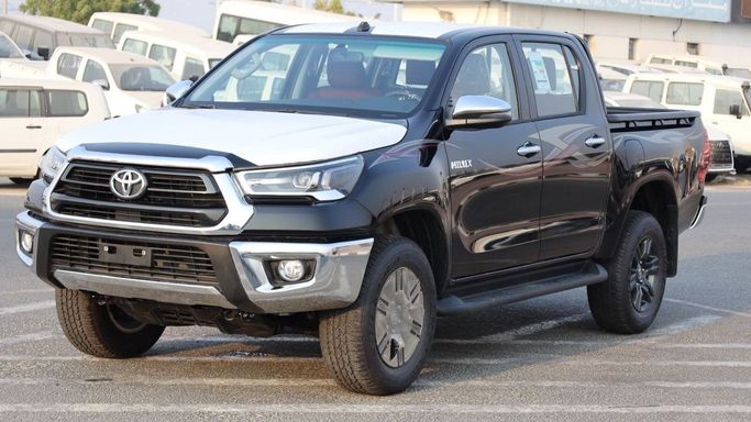 جديدة ⁦Toyota Hilux فيس ليفت الثامن، 2.7 l، 2026⁩ في في الإمارات, دبي من Maqbool Motors FZCO، اللون أسود. مواصفات الخليج | AUTO.AE | إعلان #286452