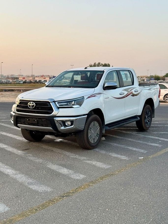 Новый ⁦Toyota Hilux VIII Рестайлинг, 2.7 л, 2026⁩ в ОАЭ, Дубай от Maqbool Motors FZCO Белый цвет. GCC | AUTO.AE | Объявление #286526