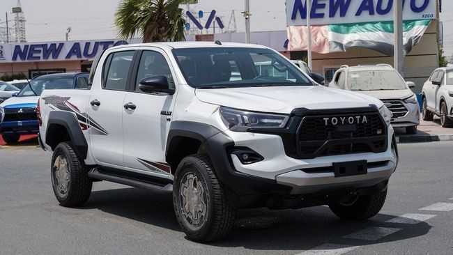 New ⁦Toyota Hilux VIII Facelift, 4.0 l, 2026⁩ in UAE, Dubai by NEW AUTO FZCO, White color. GCC Specs | AUTO.AE | Listing #290104