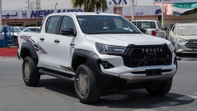 New ⁦Toyota Hilux VIII Facelift, 4.0 l, 2026⁩ in UAE, Dubai by NEW AUTO FZCO, White color. GCC Specs | AUTO.AE | Listing #290111