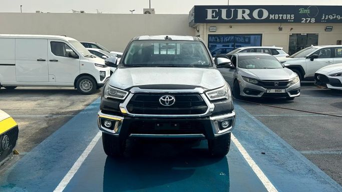 جديدة ⁦Toyota Hilux فيس ليفت الثامن، 2.7 l، 2026⁩ في في الإمارات, دبي من Euro Motors Fzco، اللون أسود. مواصفات الخليج | AUTO.AE | إعلان #292173