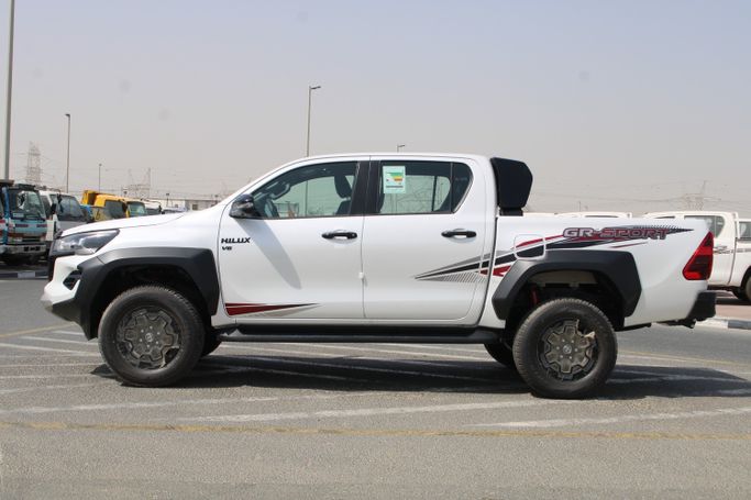 New Toyota Hilux VIII Facelift, 4.0 l, 2026 in UAE, Dubai by Wafrah Automotive Fzco, White color. GCC Specs | AUTO.AE | Listing #296308 — photo 5 of 25