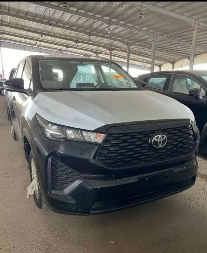 Новый Toyota Innova II, 2.7 л, 2024 в Дубае от Mohamed Hakim Motors Черный цвет. GCC | AUTO.AE