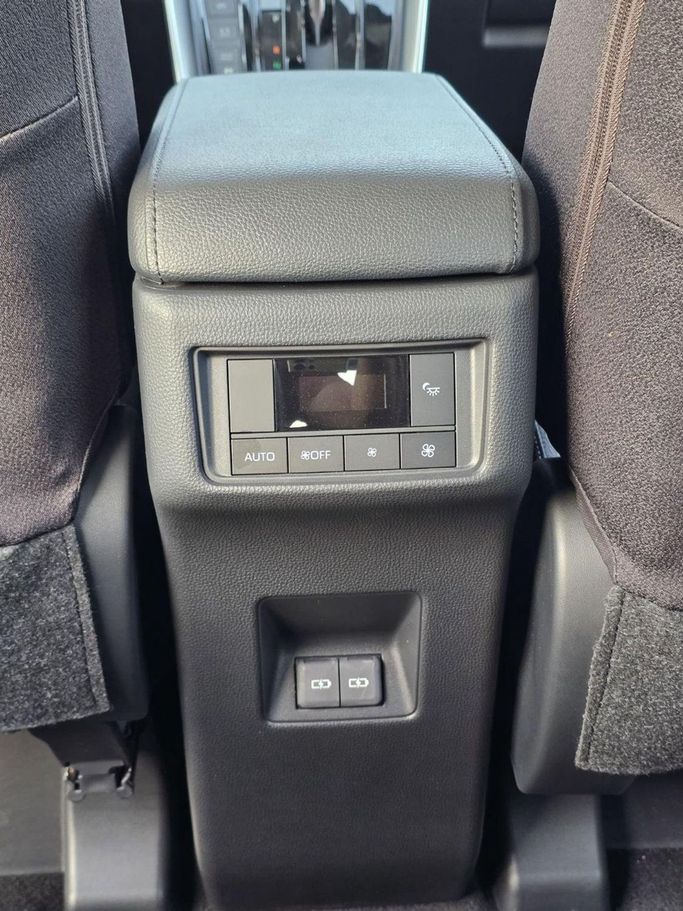 Новый Toyota Innova II, 2.7 л, 2024 в Дубае от Mohamed Hakim Motors Черный цвет. GCC | AUTO.AE