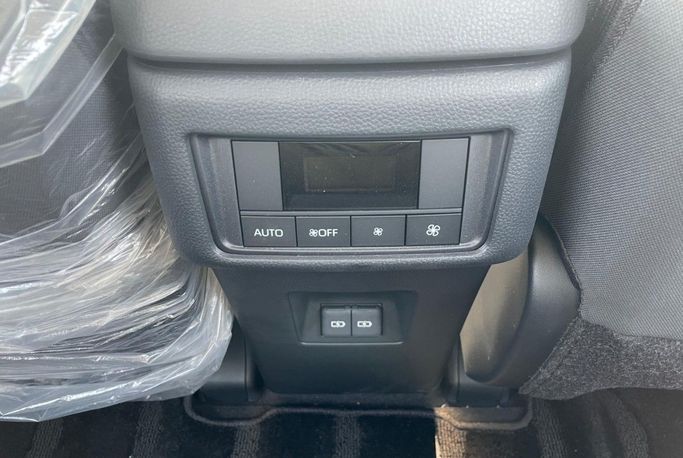 Новый Toyota Innova III, 2 л, 2024 в Дубае от Titanum Cars Белый цвет. Other | AUTO.AE