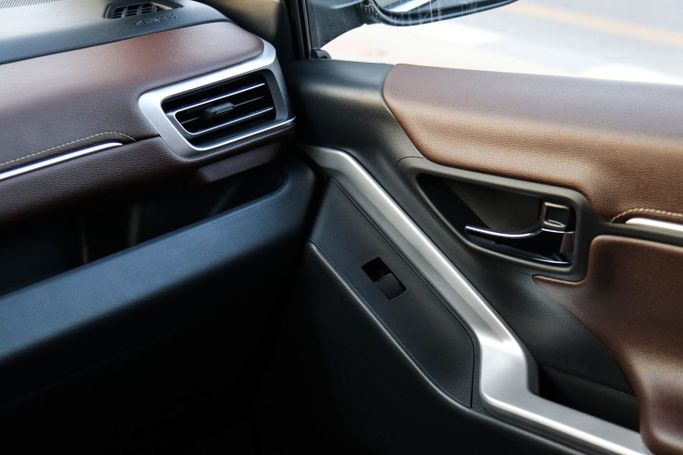 New Toyota Innova III, 2 l, 2024 in Dubai by Atlantic Motors FZCO, Black color. Other | AUTO.AE