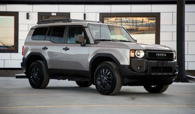 Новый Toyota Land Cruiser Prado 250 Series, 2.4 л, 2024 в Дубае от Dresden Motors Светло-коричневый цвет. Канадская | AUTO.AE