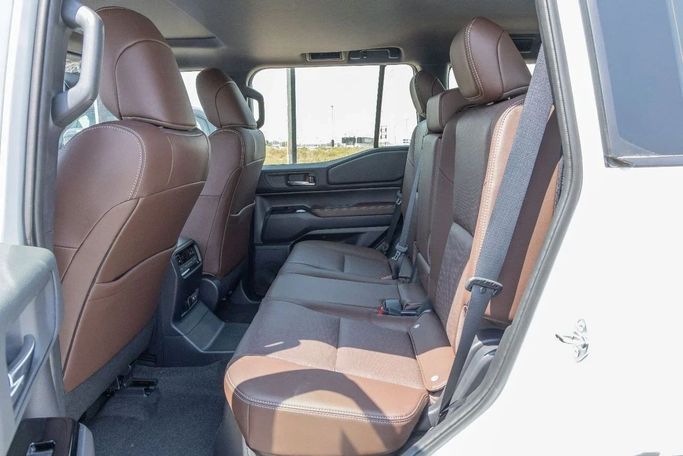 Новый Toyota Land Cruiser Prado 250 Series, 2.4 л, 2025 в Дубае от Laith Alobaidi Motors Белый цвет. GCC | AUTO.AE