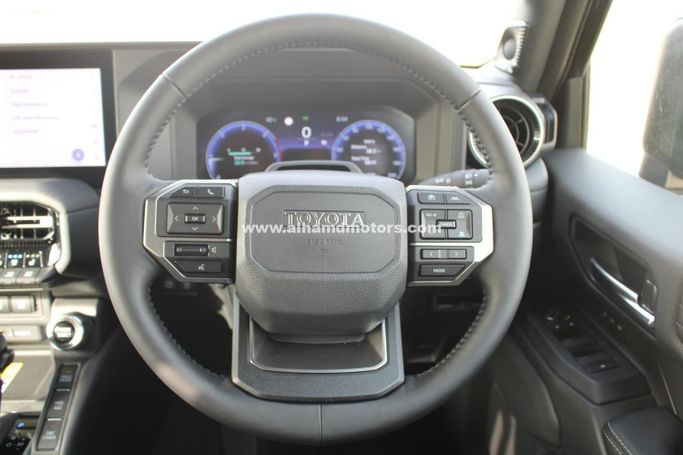 Новый Toyota Land Cruiser Prado 250 Series, 2.8 л, 2025 в Дубае от Alhamd Motors Черный цвет. Other | AUTO.AE