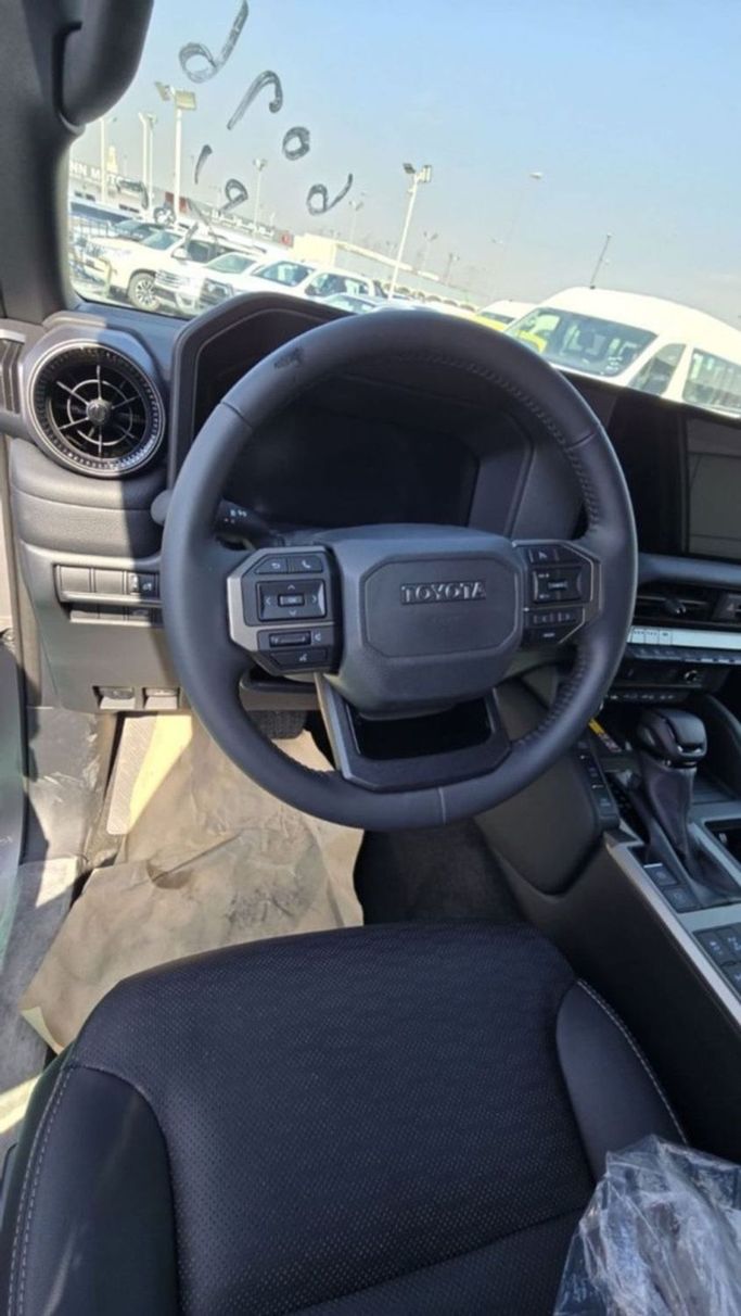 Новый Toyota Land Cruiser Prado 250 Series, 2.4 л, 2025 в Дубае от Mohamed Hakim Motors Бронзовый цвет. Other | AUTO.AE