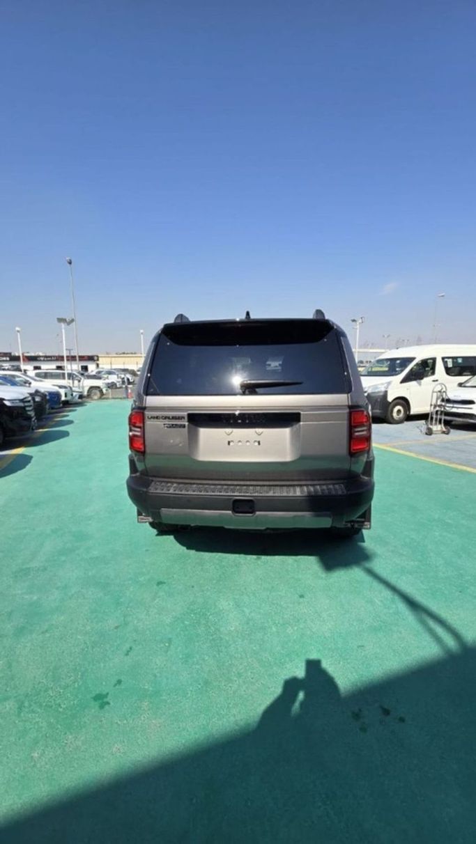 Новый Toyota Land Cruiser Prado 250 Series, 2.4 л, 2025 в Дубае от Mohamed Hakim Motors Бронзовый цвет. Other | AUTO.AE