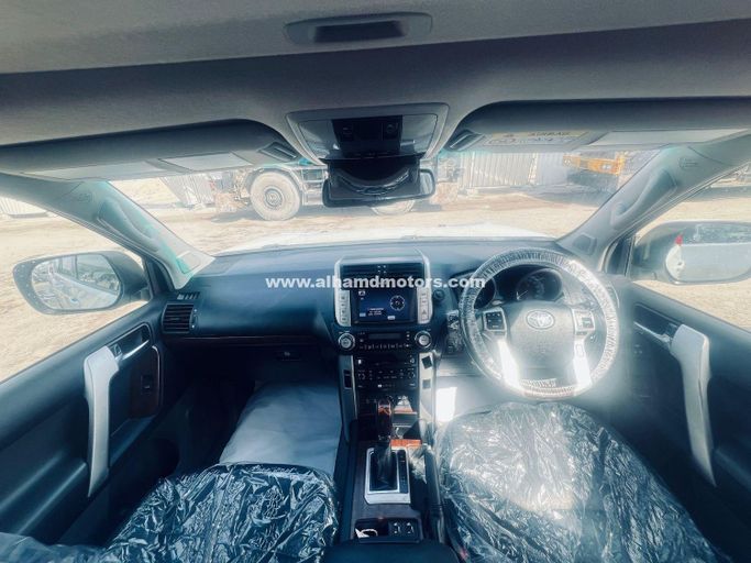 Used Toyota Land Cruiser Prado 150 Series Facelift 1, 3.0 l, 2013 in Dubai by Alhamd Motors, White color. Other | AUTO.AE