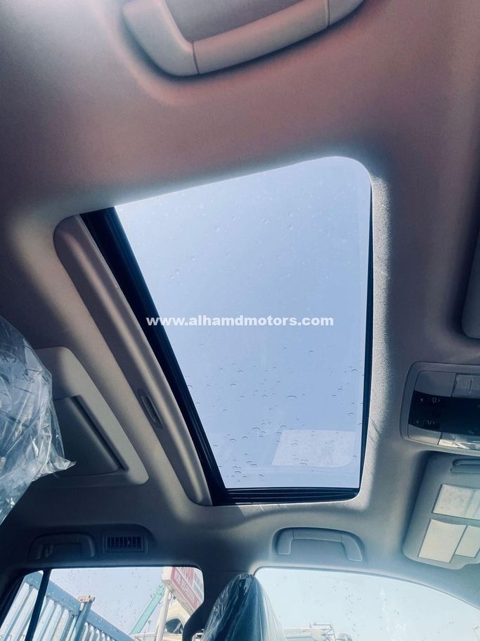 Used Toyota Land Cruiser Prado 150 Series Facelift 1, 3.0 l, 2013 in Dubai by Alhamd Motors, White color. Other | AUTO.AE