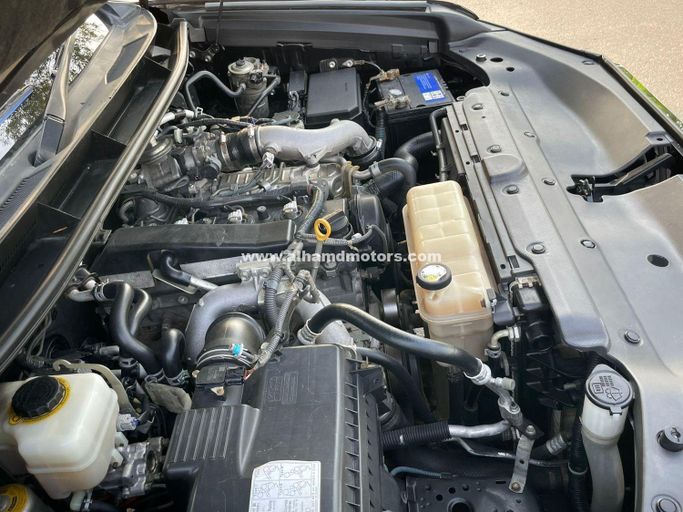 Подержанный Toyota Land Cruiser Prado 150 Series Рестайлинг 1, 3.0 л, 2015 в Дубае от Alhamd Motors Черный цвет. Other | AUTO.AE