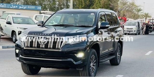 Used Toyota Land Cruiser Prado 150 Series Facelift 2, 2.8 l, 2017 in Dubai by Alhamd Motors, Black color. Japanese Specs | AUTO.AE