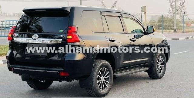Used Toyota Land Cruiser Prado 150 Series Facelift 2, 2.8 l, 2017 in Dubai by Alhamd Motors, Black color. Japanese Specs | AUTO.AE