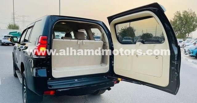Used Toyota Land Cruiser Prado 150 Series Facelift 2, 2.8 l, 2017 in Dubai by Alhamd Motors, Black color. Japanese Specs | AUTO.AE