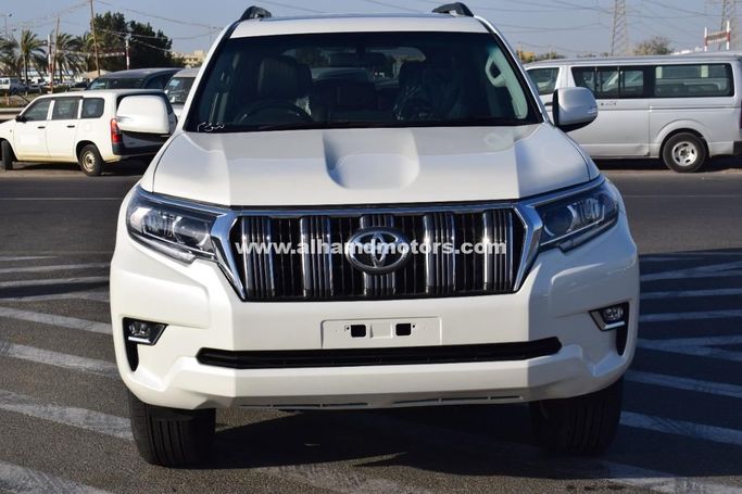 Подержанный Toyota Land Cruiser Prado 150 Series, 3.0 л, 2012 в Дубае от Alhamd Motors Белый цвет. Китайская | AUTO.AE