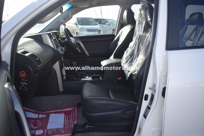Подержанный Toyota Land Cruiser Prado 150 Series, 3.0 л, 2012 в Дубае от Alhamd Motors Белый цвет. Китайская | AUTO.AE