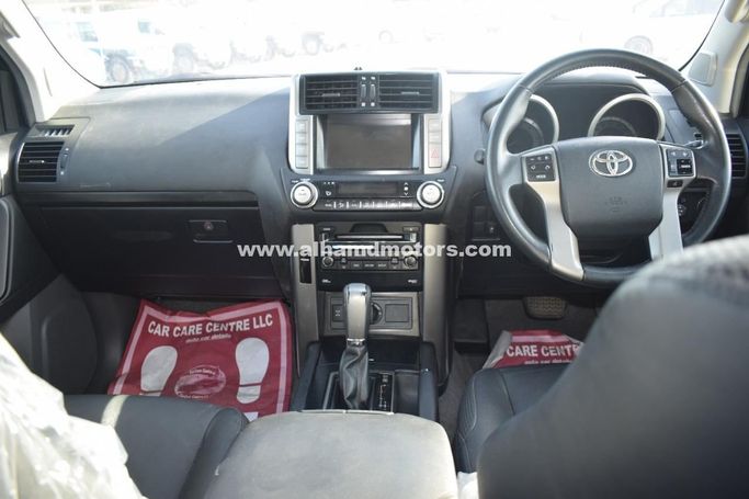 Подержанный Toyota Land Cruiser Prado 150 Series, 3.0 л, 2012 в Дубае от Alhamd Motors Белый цвет. Китайская | AUTO.AE