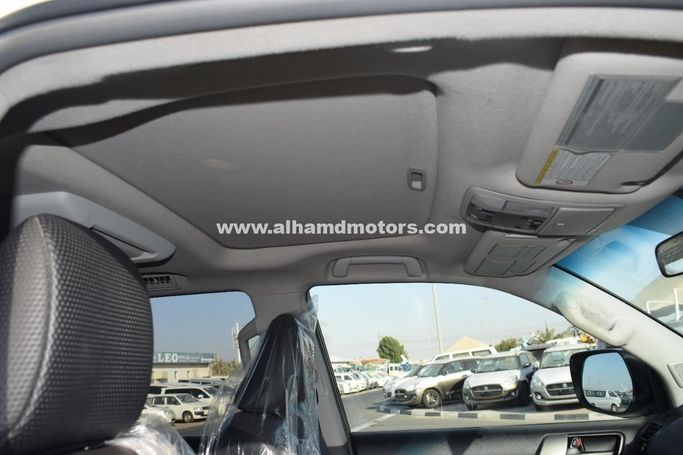 Подержанный Toyota Land Cruiser Prado 150 Series, 3.0 л, 2012 в Дубае от Alhamd Motors Белый цвет. Китайская | AUTO.AE