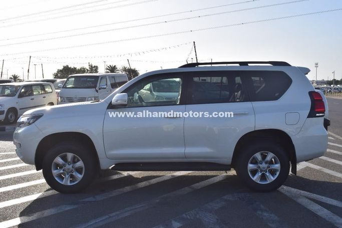 Подержанный Toyota Land Cruiser Prado 150 Series, 3.0 л, 2012 в Дубае от Alhamd Motors Белый цвет. Китайская | AUTO.AE