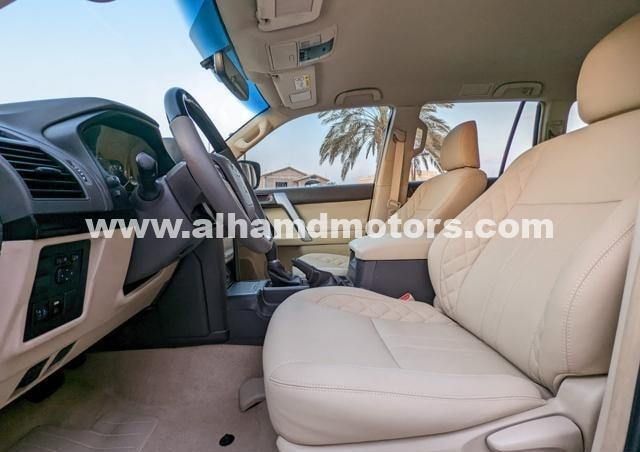 Подержанный Toyota Land Cruiser Prado 150 Series Рестайлинг 2, 2.7 л, 2019 в Дубае от Alhamd Motors Черный цвет. Other | AUTO.AE