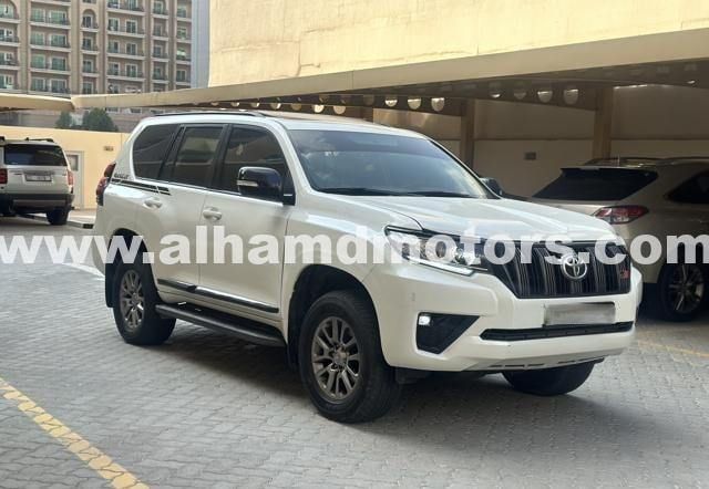 Подержанный Toyota Land Cruiser Prado 150 Series, 4.0 л, 2011 в Дубае от Alhamd Motors Белый цвет. Other | AUTO.AE