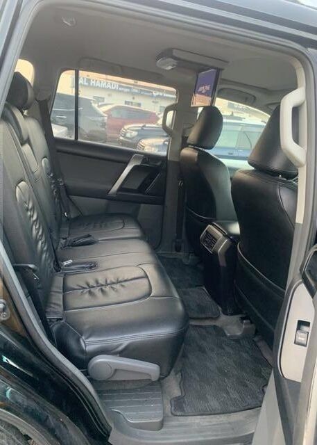 Подержанный Toyota Land Cruiser Prado 150 Series, 2.7 л, 2011 в Дубае от Alhamd Motors Черный цвет. Японская | AUTO.AE