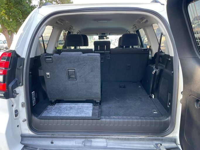 Used Toyota Land Cruiser Prado 150 Series Facelift 3, 2.8 l, 2021 in Dubai by Alhamd Motors, White color. Other | AUTO.AE