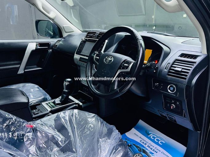 Used Toyota Land Cruiser Prado 150 Series Facelift 2, 2.8 l, 2019 in Dubai by Alhamd Motors, Black color. Other | AUTO.AE