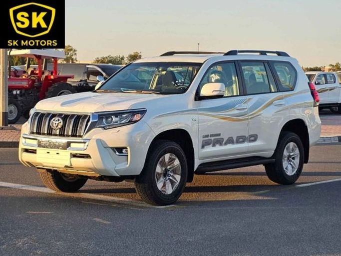Новый Toyota Land Cruiser Prado 150 Series Рестайлинг 3, 4.0 л, 2023 в Дубае от SK Motors Белый цвет. GCC | AUTO.AE
