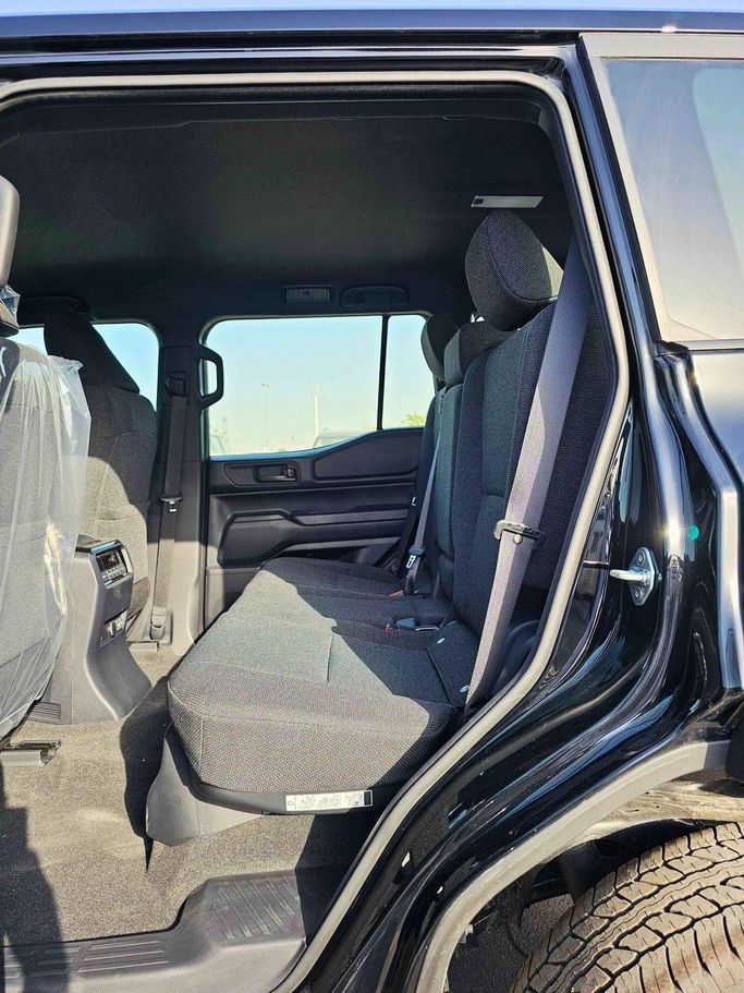 Новый Toyota Land Cruiser Prado 250 Series, 2.8 л, 2024 в Дубае от SK Motors Черный цвет. GCC | AUTO.AE