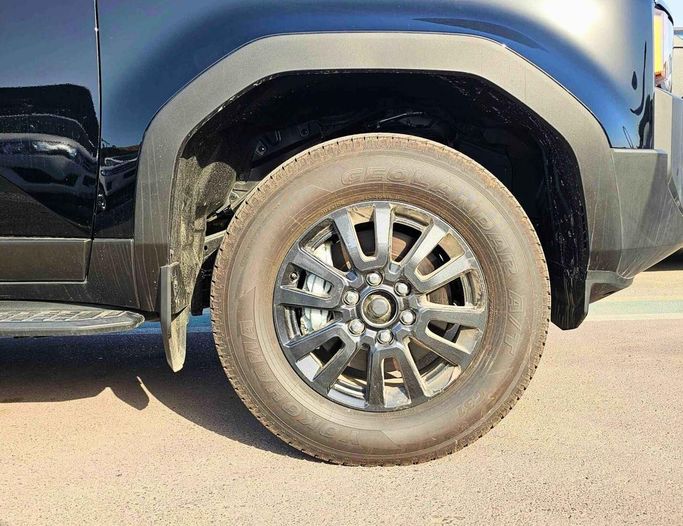 Новый Toyota Land Cruiser Prado 250 Series, 2.8 л, 2024 в Дубае от SK Motors Черный цвет. GCC | AUTO.AE