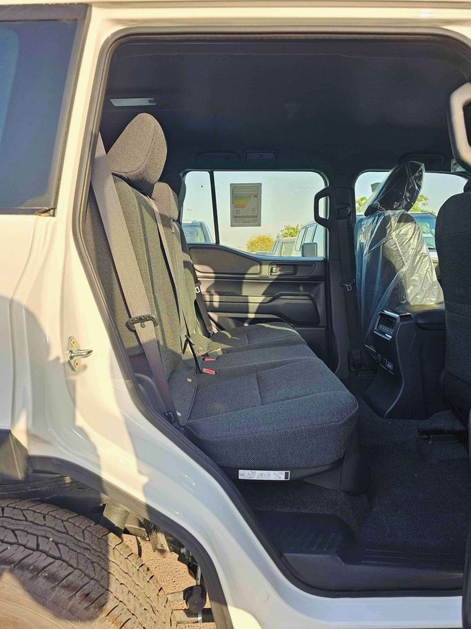 Новый Toyota Land Cruiser Prado 250 Series, 2.8 л, 2024 в Дубае от SK Motors Белый цвет. GCC | AUTO.AE