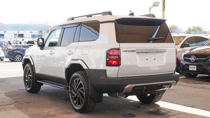 Новый Toyota Land Cruiser Prado 250 Series, 2.7 л, 2025 в Дубае от Ibitisam Motors Белый цвет.  | AUTO.AE