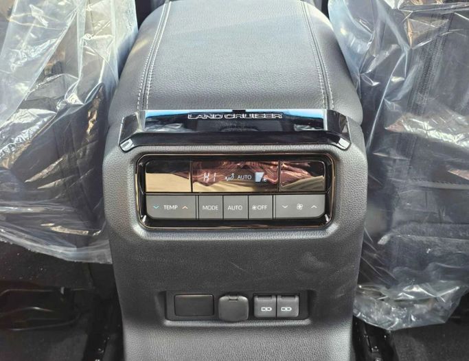 Новый Toyota Land Cruiser Prado 250 Series, 2.4 л, 2025 в Дубае от SK Motors Черный цвет. Other | AUTO.AE