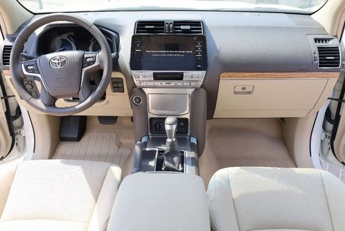 Новый Toyota Land Cruiser Prado 150 Series Рестайлинг 3, 4.0 л, 2023 в Дубае от Top Euro Cars Белый цвет.  | AUTO.AE