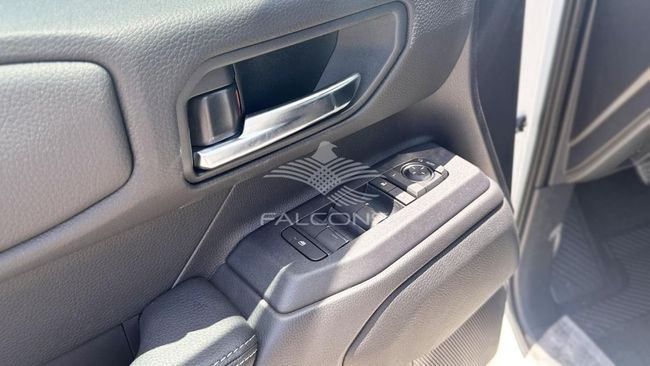 Новый Toyota Land Cruiser Prado 250 Series, 2.8 л, 2024 в Дубае от Falcons GT Motors FZCO Белый цвет. Европейская | AUTO.AE