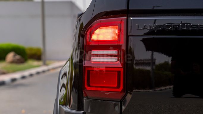 Новый Toyota Land Cruiser Prado 250 Series, 2.8 л, 2025 в Дубае от Milele Черный цвет. Other | AUTO.AE