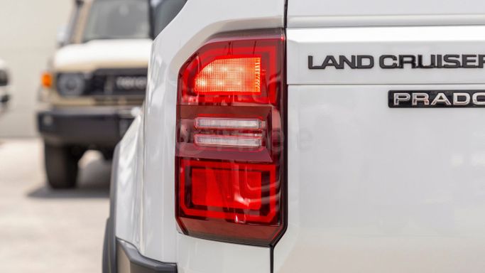 Новый Toyota Land Cruiser Prado 250 Series, 2.8 л, 2025 в Дубае от Milele Белый цвет. Other | AUTO.AE