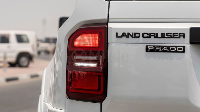 Новый Toyota Land Cruiser Prado 250 Series, 2.8 л, 2025 в Дубае от Milele Белый цвет. Other | AUTO.AE