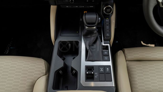 Новый Toyota Land Cruiser Prado 250 Series, 2.8 л, 2025 в Дубае от Milele Белый цвет. Other | AUTO.AE