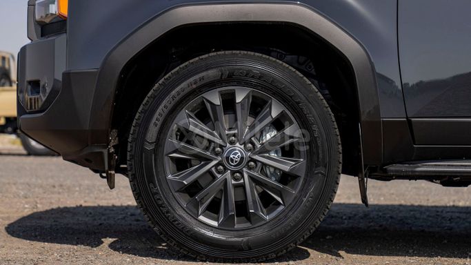 Новый Toyota Land Cruiser Prado 250 Series, 2.4 л, 2025 в Дубае от Milele Серый цвет. Other | AUTO.AE