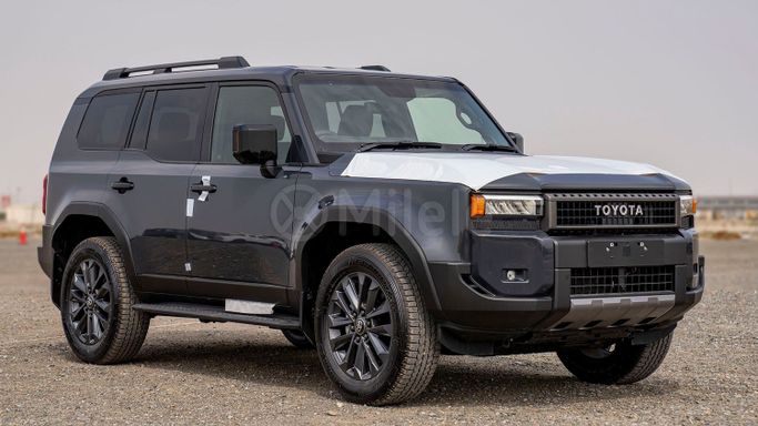 Новый Toyota Land Cruiser Prado 250 Series, 2.8 л, 2025 в Дубае от Milele Серый цвет. Other | AUTO.AE